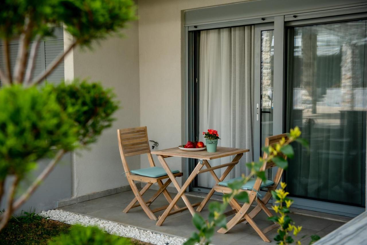 Itaka Studio Apartments - Halkidiki Suites Com Nikiti  Exterior photo